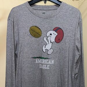 american eagle “snoopy football” tee